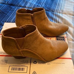 Cute beige boots